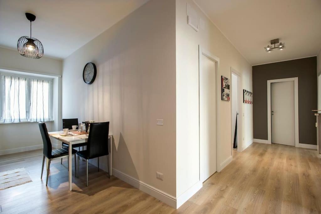 Moderno Tuscolana 2 Bdr And Living Metro A * Rom