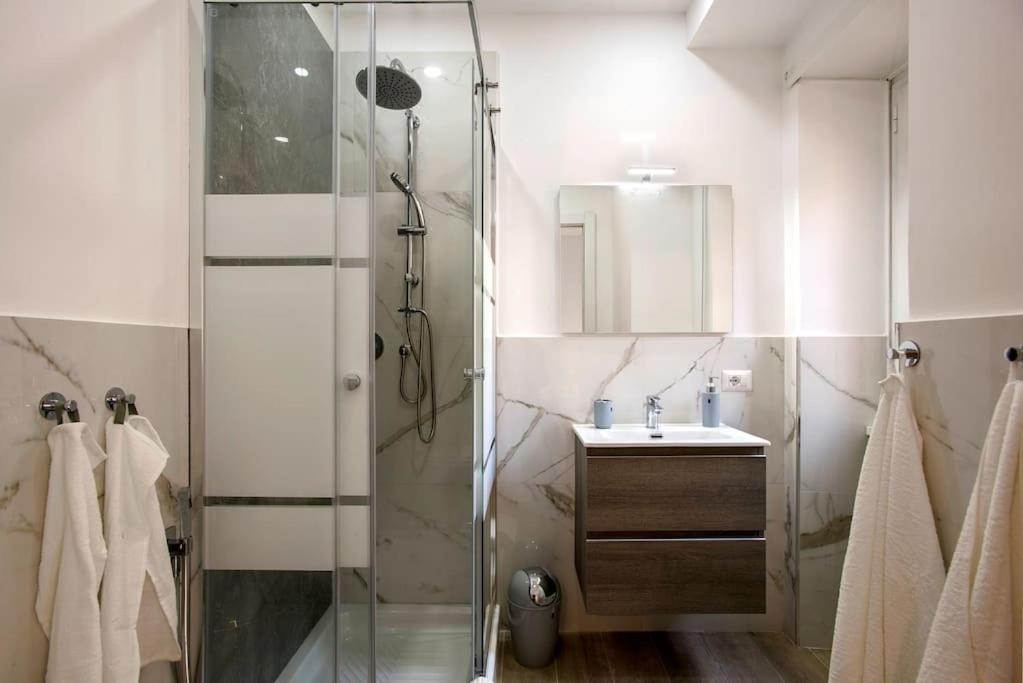 Lägenhet Moderno Tuscolana 2 Bdr And Living Metro A
