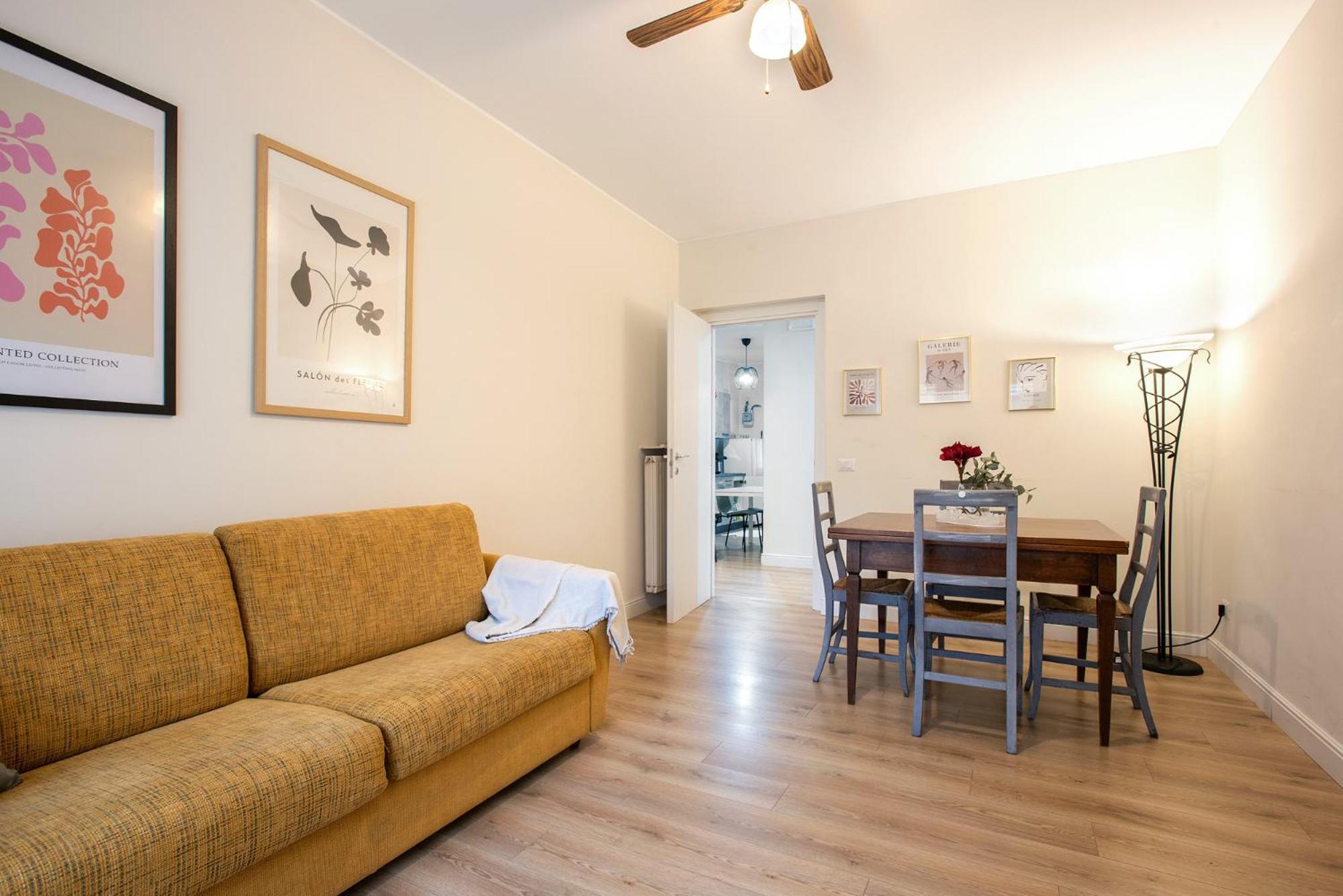 Moderno Tuscolana 2 Bdr And Living Metro A Rom