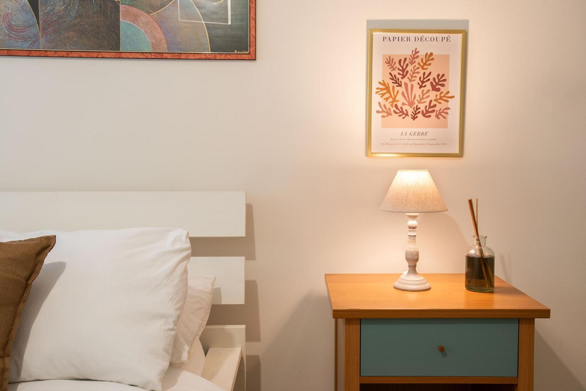 Moderno Tuscolana 2 Bdr And Living Metro A Rom